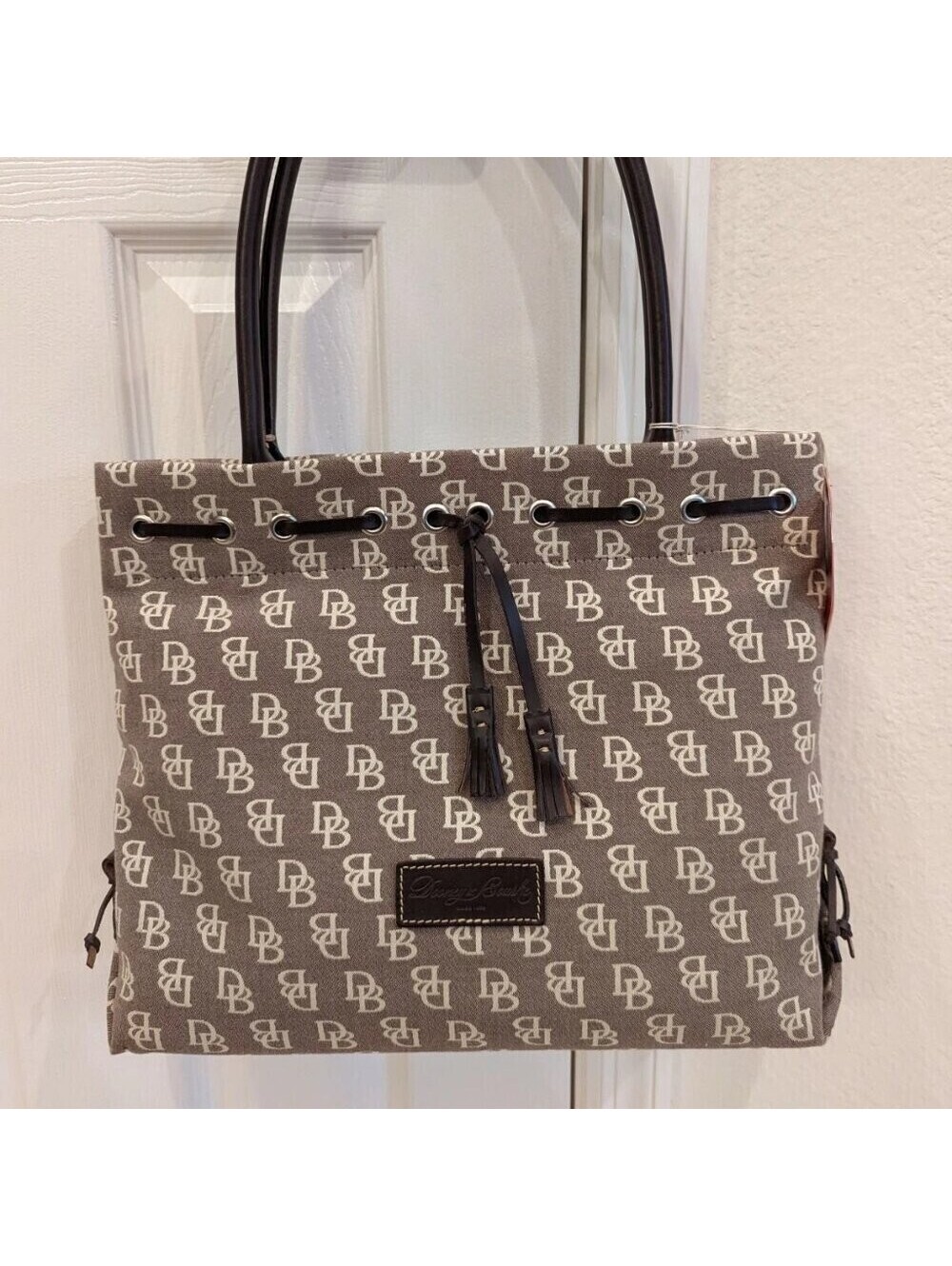 DOONEY & BOURKE~BEIGE / BROWN / KHAKI ~TASSEL TOTE BAG~PURSE~NWT